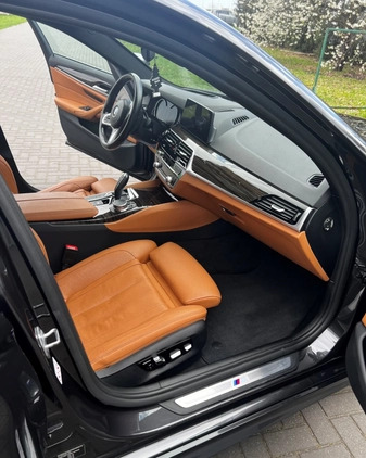 BMW Seria 5 cena 135000 przebieg: 229931, rok produkcji 2018 z Józefów małe 379